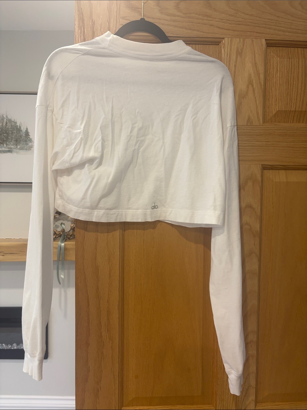 ALO Yoga White Cropped Long-Sleeve Tee
